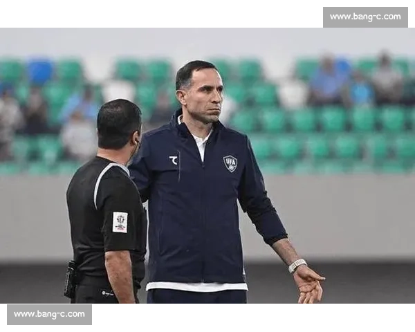 后卫单刀慌了神？足坛那些尴尬瞬间的真相