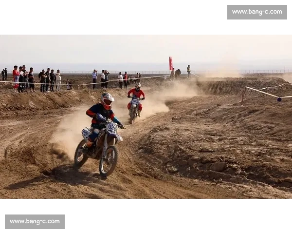 拉力巅峰对决开启，徐俊龙游赛道一马当先